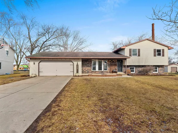 3638 Glenbrooke Ln, Green Bay, WI 54301