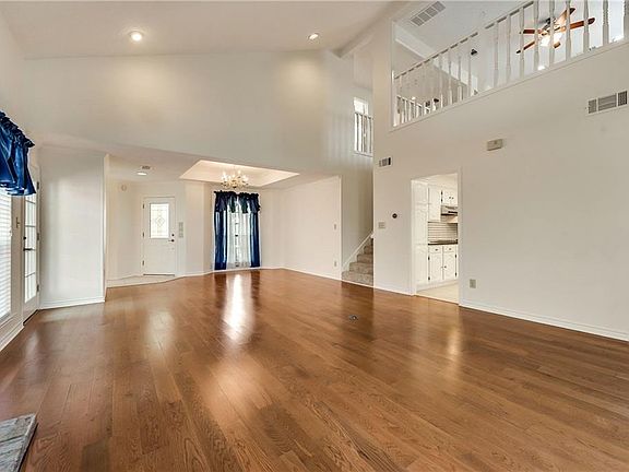 4th image of 3429 Forest Hills Cir