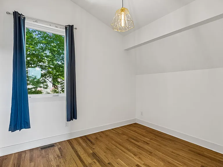 1011 Bate Ave — Photo 36