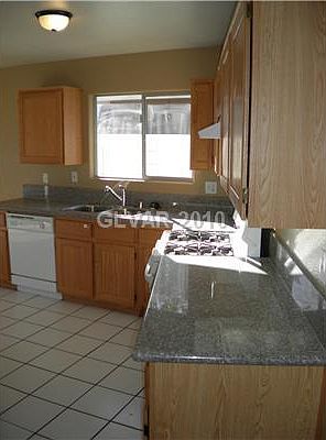 5th image of 4426 Peterson Dr