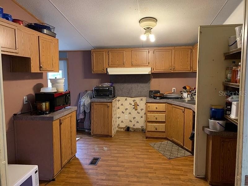 2nd image of 8231 NE 113th Ln