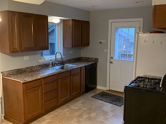 4th image of 223 N Lakeshore Dr