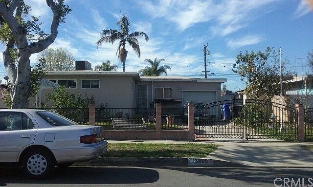 1st image of 13620 Trumball St