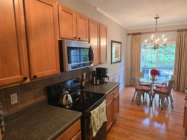 202 Storemont Way — Photo 11