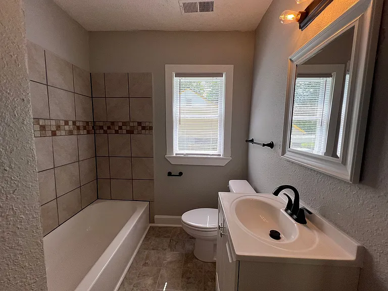 145 E Davant Ave — Photo 12