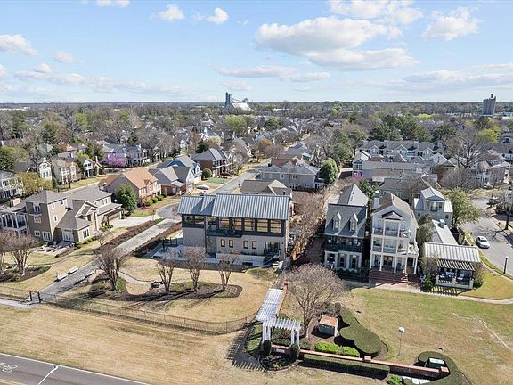 2nd image of 65 Riverwalk Pl