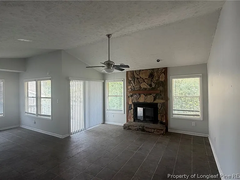 Willowbrook Dr — Photo 2
