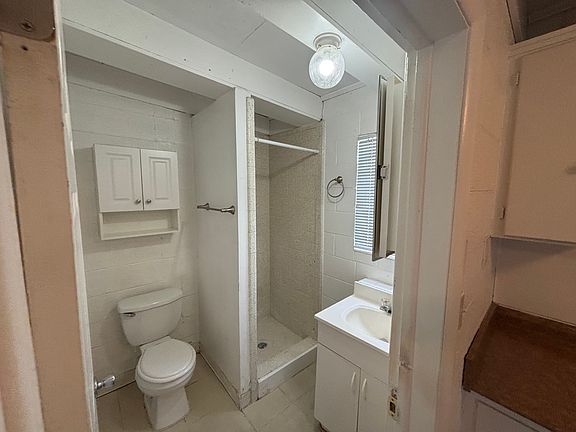 4th image of 365 E Vine St #3