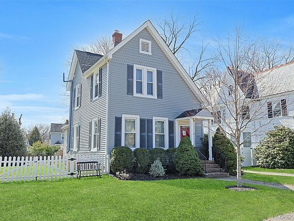 3rd image of 9 Clinton Place