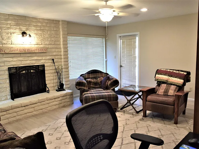 4532 W Corrine Dr — Photo 12