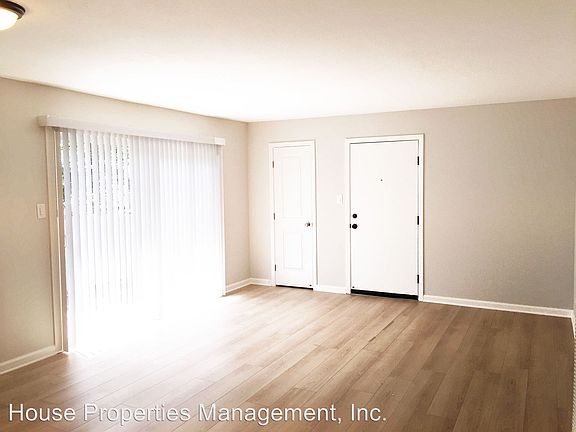 5th image of 801 Meadowsweet Dr APT S