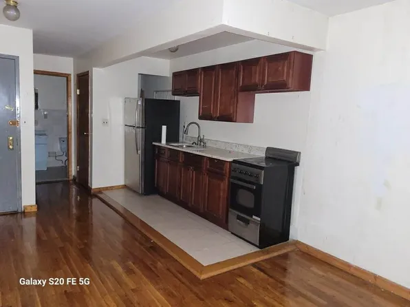 2175 3rd Avenue image 1 of 2