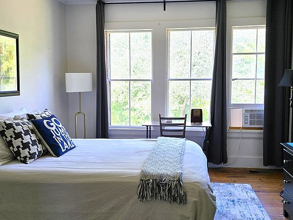 Queen room with Cove views. A favorite!