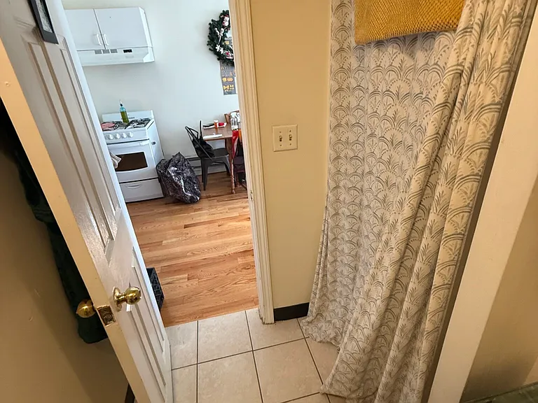 31 Cooper St #3 — Photo 10