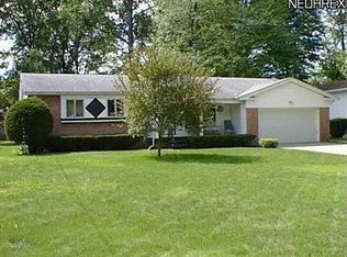 8006 Brookwood Dr NE, Warren, OH 44484