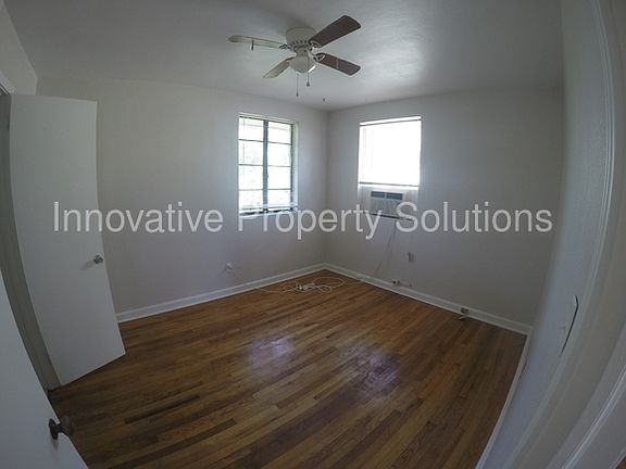 4th image of 2731 Oak St