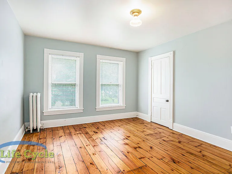 335 Washington St SE — Photo 30