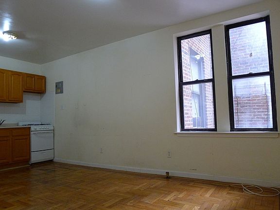 3rd image of 36-06 30th St #C12