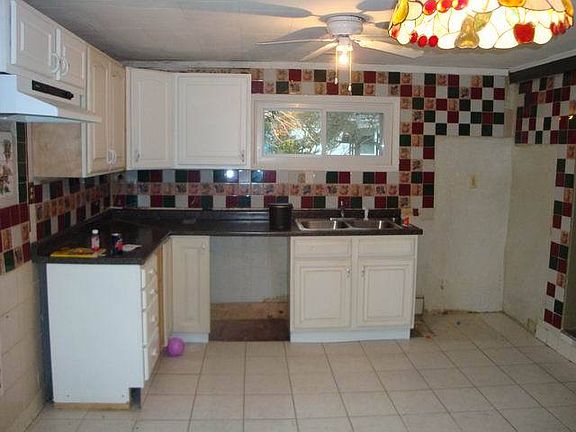 3rd image of 1712 Dogwood St