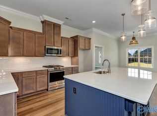 212 Lyndon Cove Rd, Huntsville, AL 35811