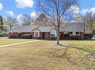 2303 W 5th St, Russellville, AR 72801