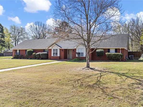 2303 W 5th St, Russellville, AR 72801