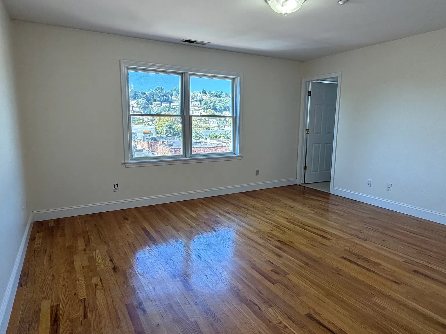 2 bed, $2,600 — Photo 4