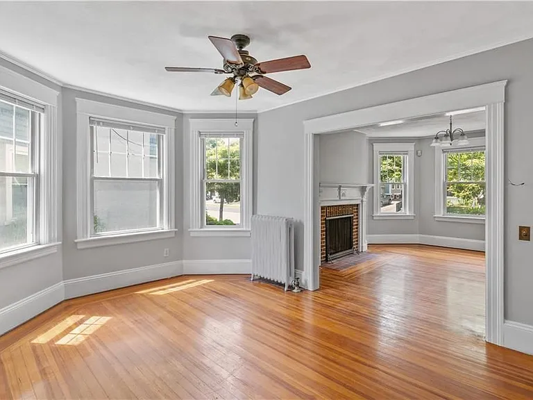 155 Irving Ave — Photo 9