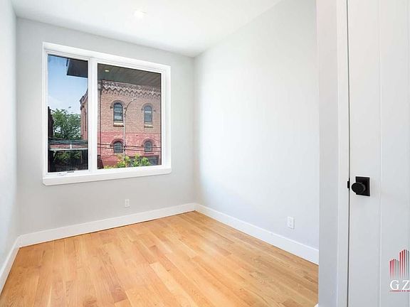 4th image of 338 Irving Ave #3F