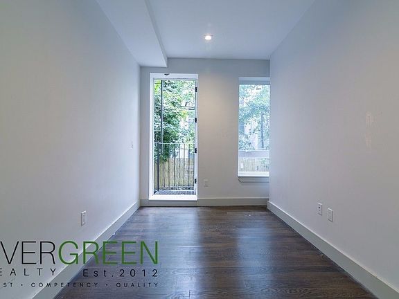 4th image of 489 Chauncey St #Gf