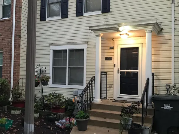 841 Hr Dr SE, Washington, DC 20032