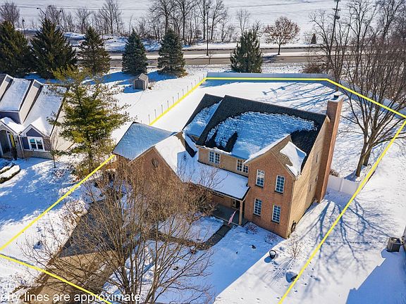 2nd image of 180 Oakwood Ct