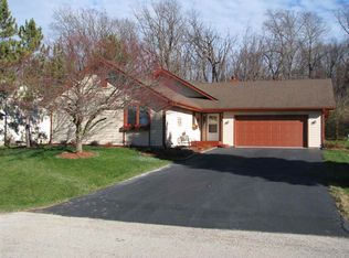 113 Drew Ct NE, Poplar Grove, IL 61065