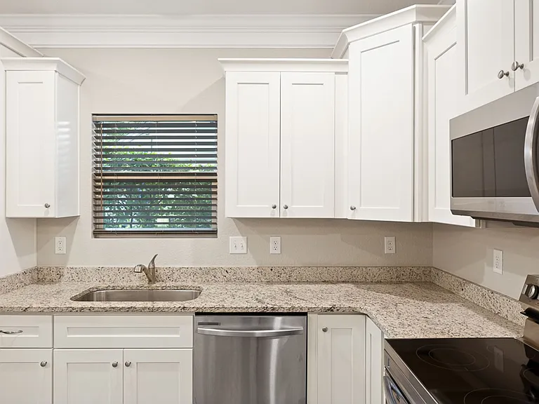 8035 E Glen Rd — Photo 16