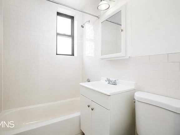 3rd image of 3049 Crescent St APT H3a4