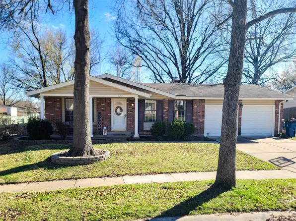 583 Bridgebend Rd, Ballwin, MO 63021