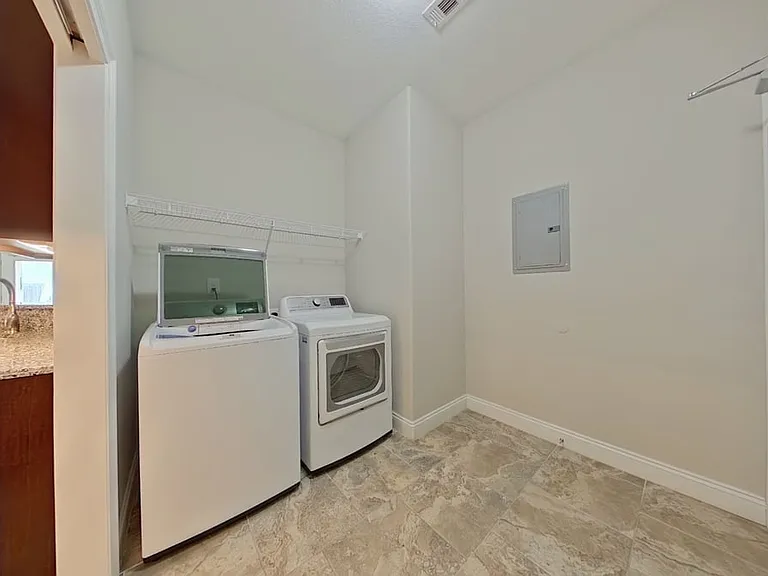 8528 Carlos St — Photo 18