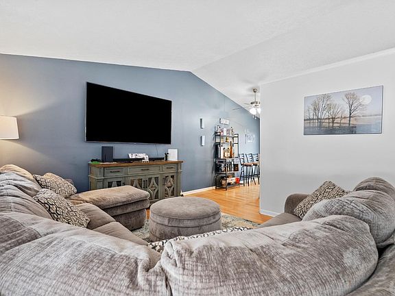 5th image of 111 Longwood Pl