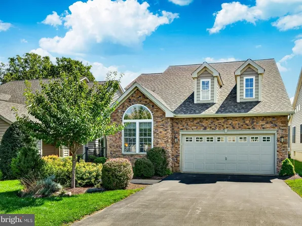 104 Pine Valley Dr, Avondale, PA 19311