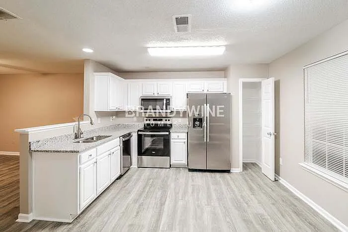 204 Lossie Ln — Photo 9