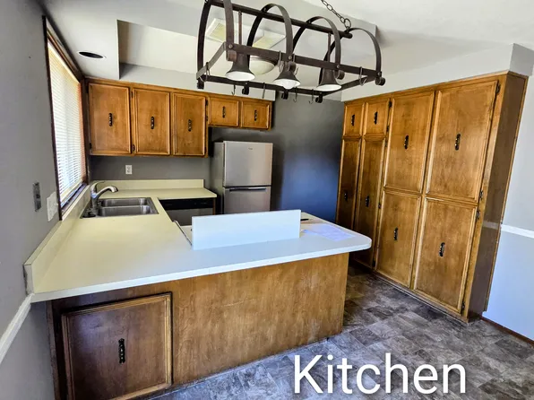 1887 Crescent Ave, Eugene, OR 97408