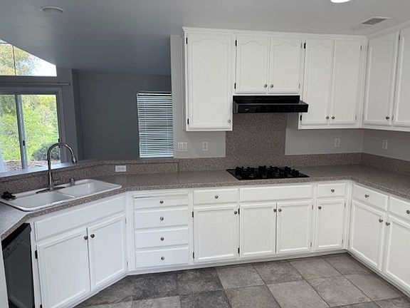 2nd image of 2888 Calle De Cordoba