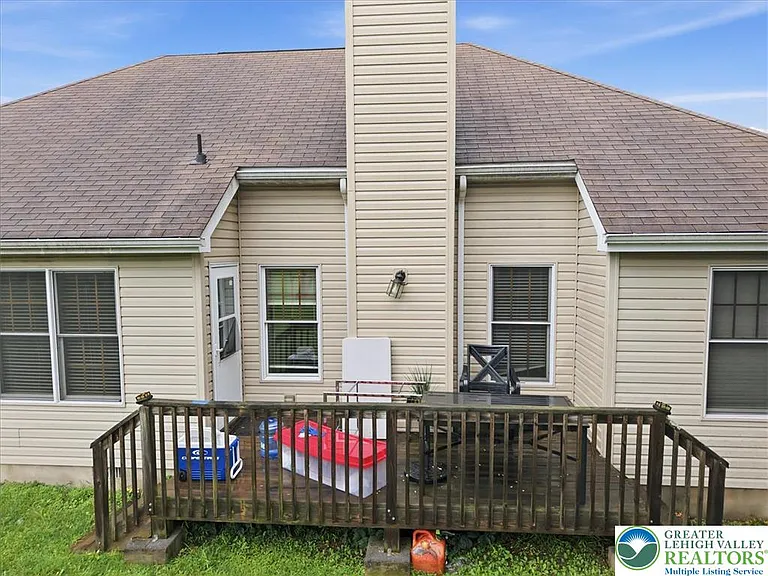 86 Northpark Dr E — Photo 61