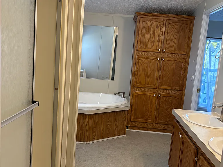 7157 Twin Acres Ln — Photo 9