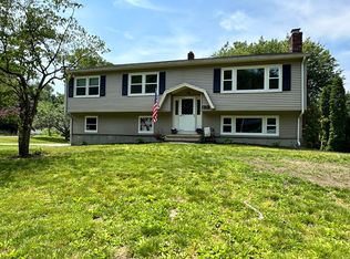 1 Dogwood Dr, Ansonia, CT 06401