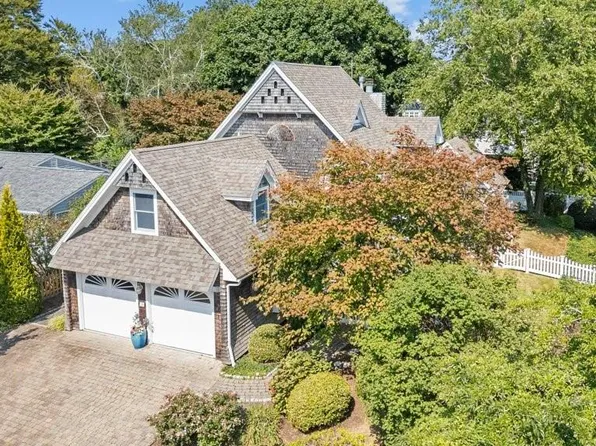 70 Merton Rd, Newport, RI 02840