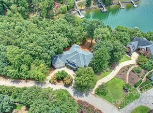 7121 Topsail Cir, Tega Cay, SC 29708