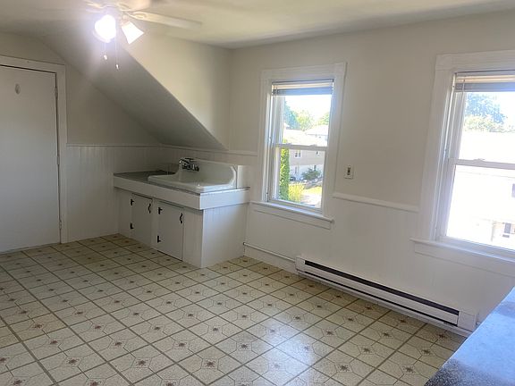 4th image of 47 Grant St