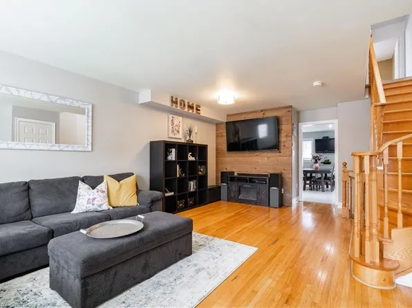 18 Estoril Ter, Toronto, ON M6N 5E2