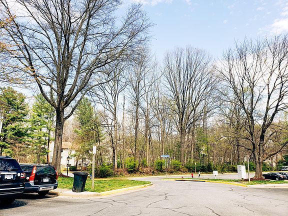 3rd image of 5802 Bunker Woods Ln